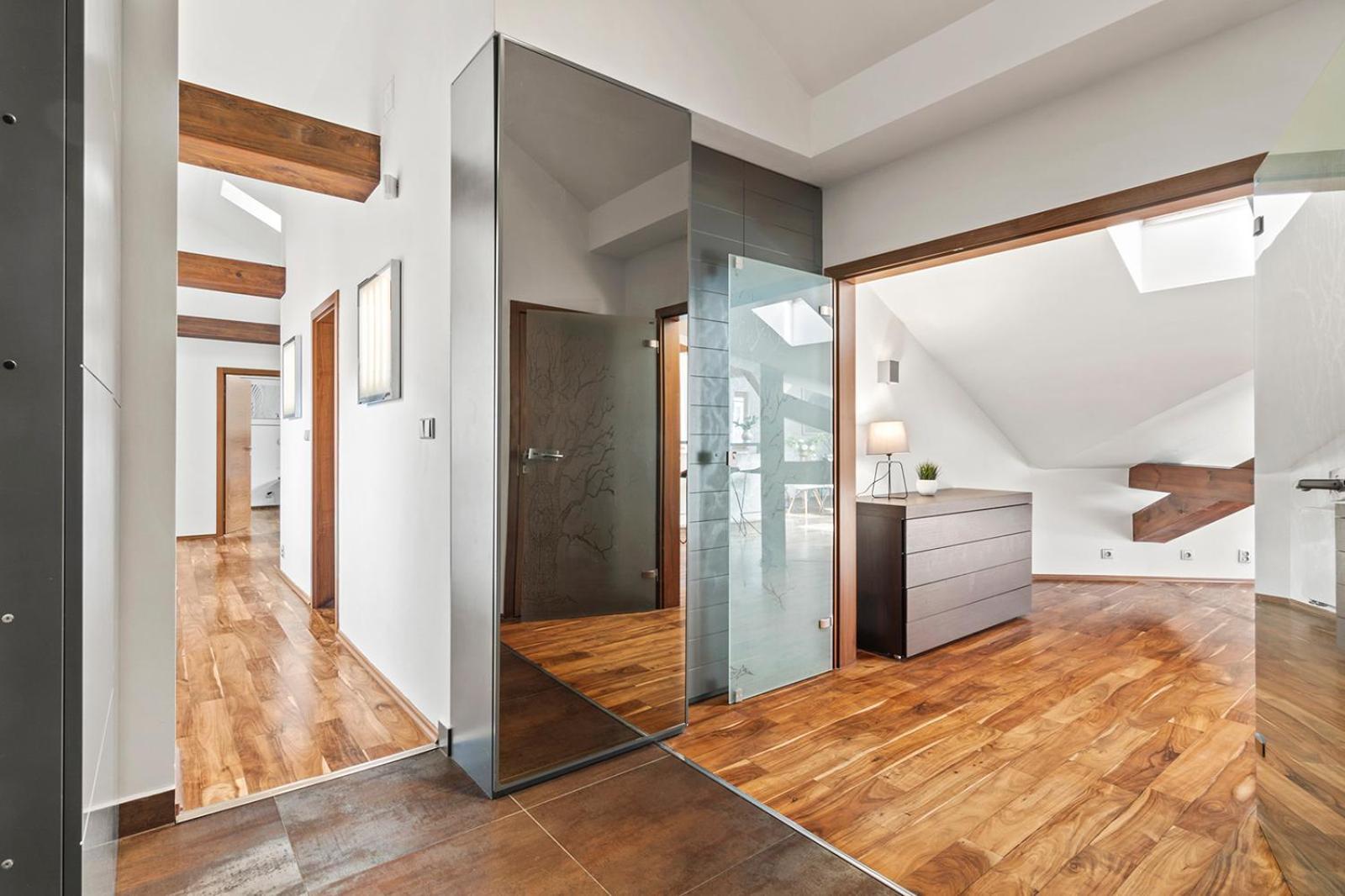 Days - Spacious 117m2 Attic Retreat W Ac - Near Old Town Sq Praha
