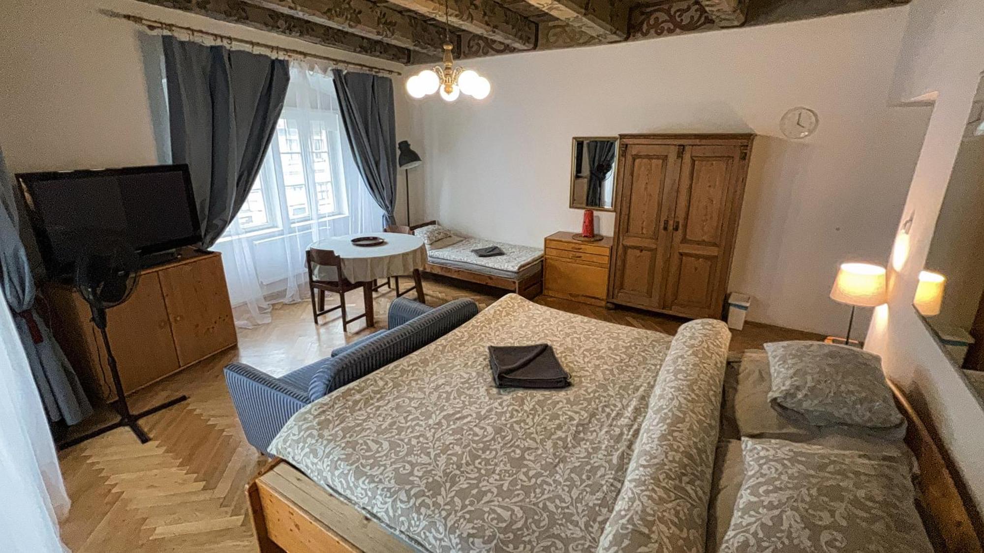 Apartment At The Blue Lion & Parking Assistance