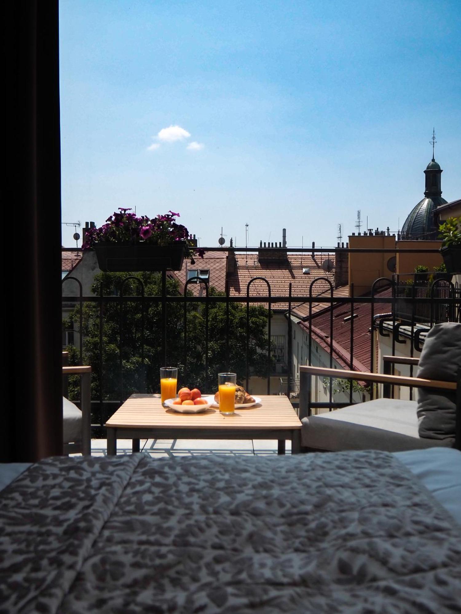 Rasinovo Nabrezi - Riverside Lejlighedshotel Prag