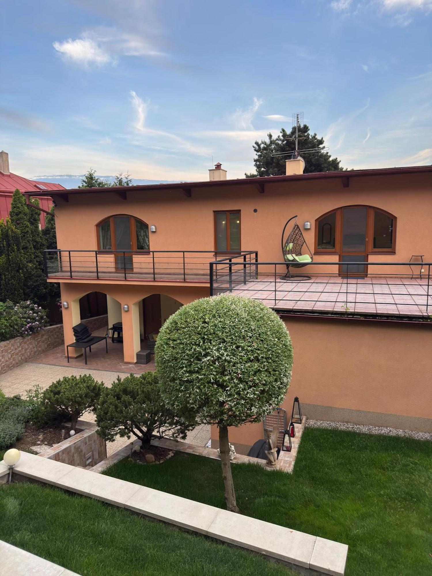 Villa - Wellness, Pool, Jacuzzi, Sauna, Garden, Terraces *