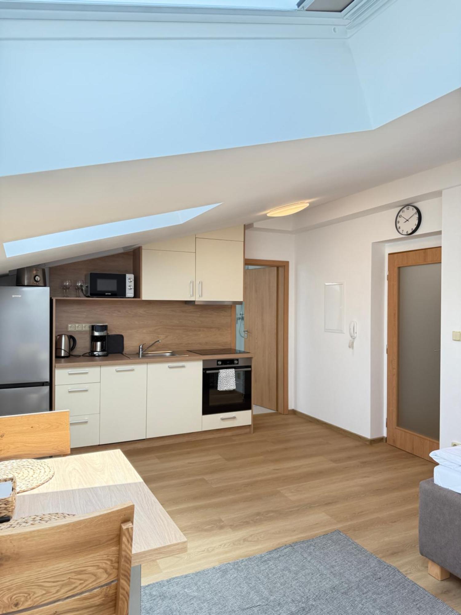 Riverside Apartmán *