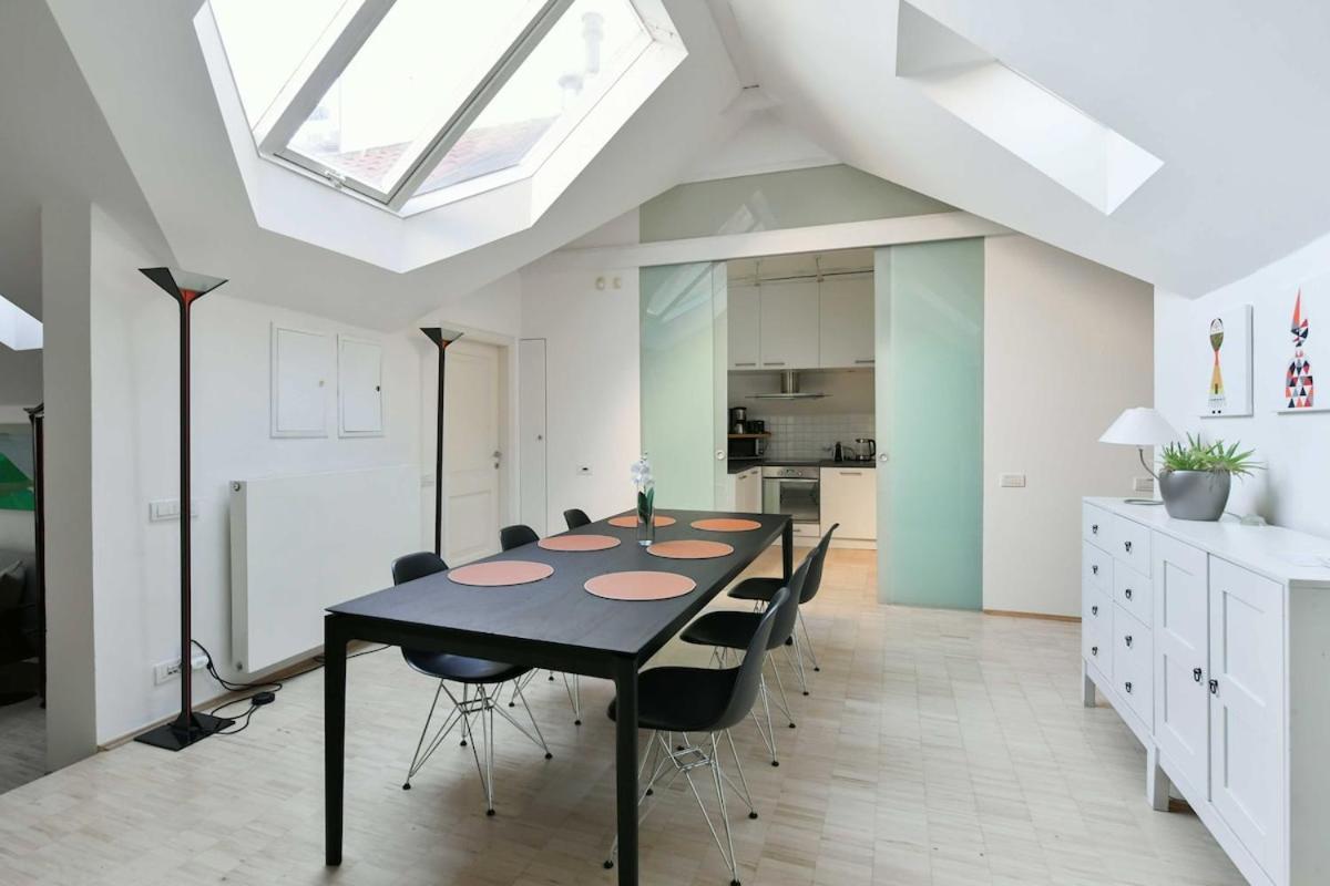 Eclectic Loft With Terrace Lejlighed