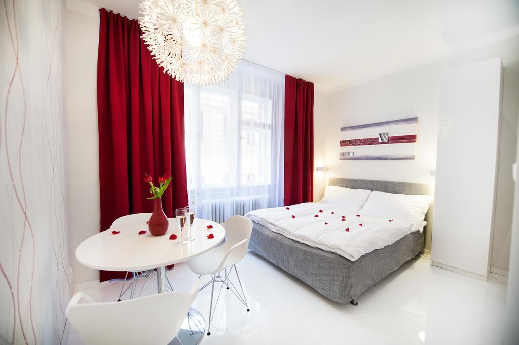Honeymoon Ruterra Studio * Prague