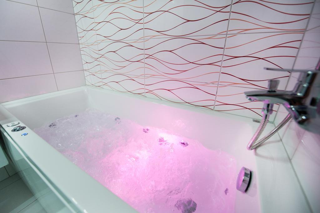 Honeymoon Ruterra Studio Prague