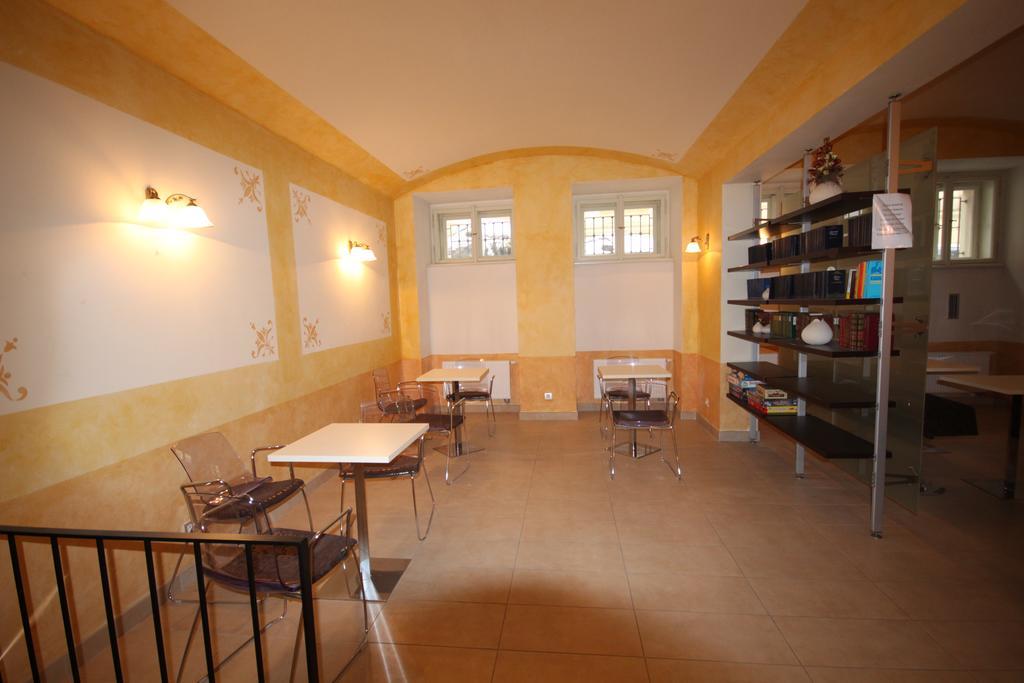 Halkova Studio *