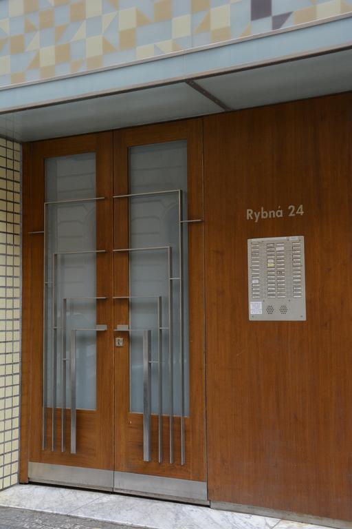 Apartment Aida *