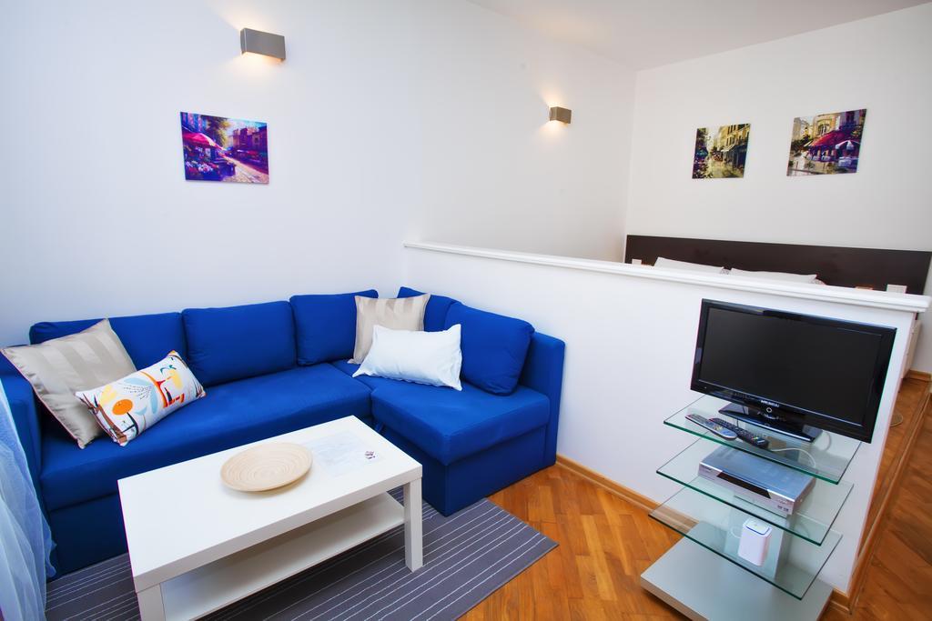 Sunny In Center Apartment Prag