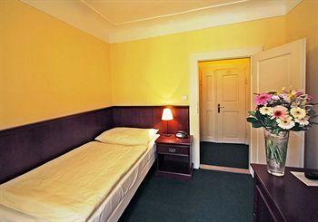 U Suteru Hotel 3*