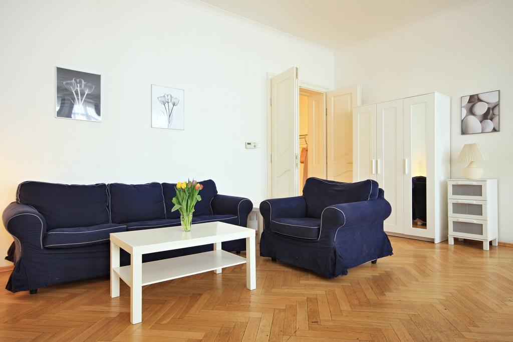 Quadrio Bedroom