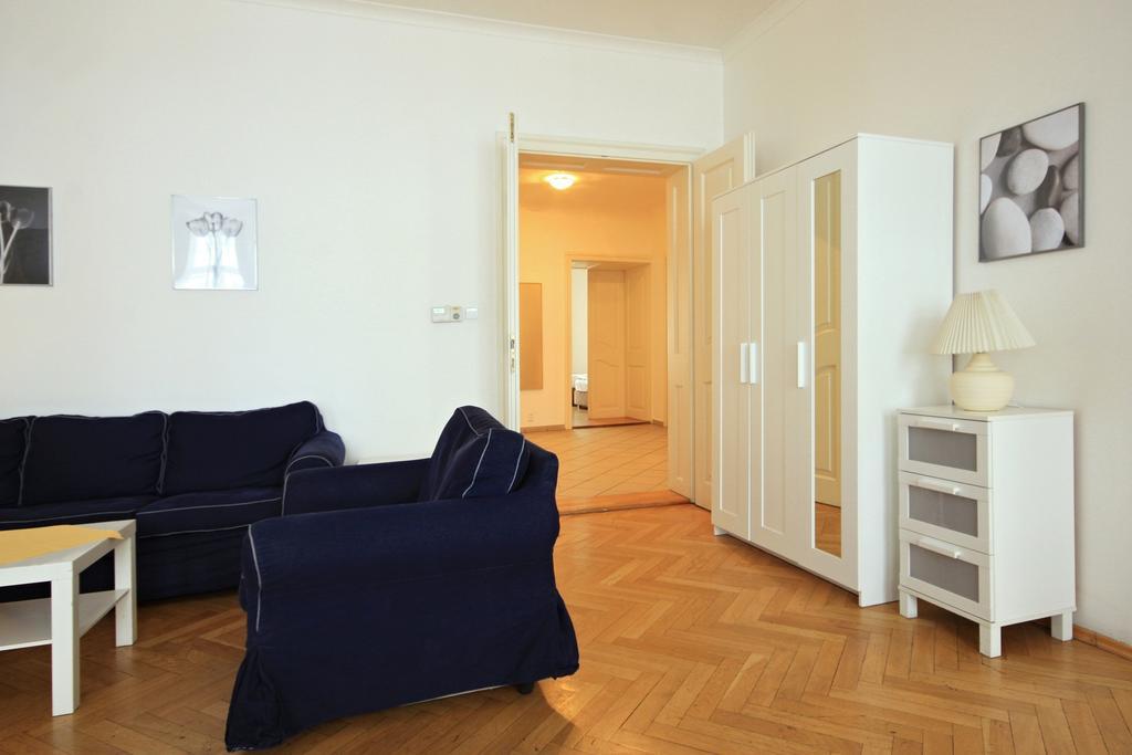 Quadrio Bedroom *