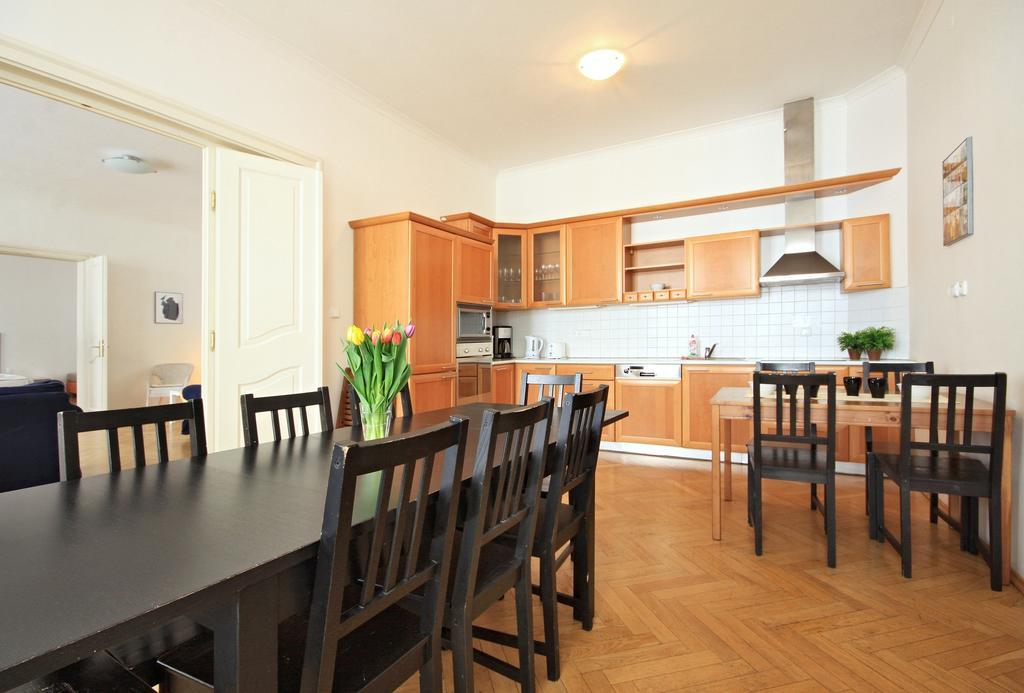 Quadrio Bedroom Apartment Prag