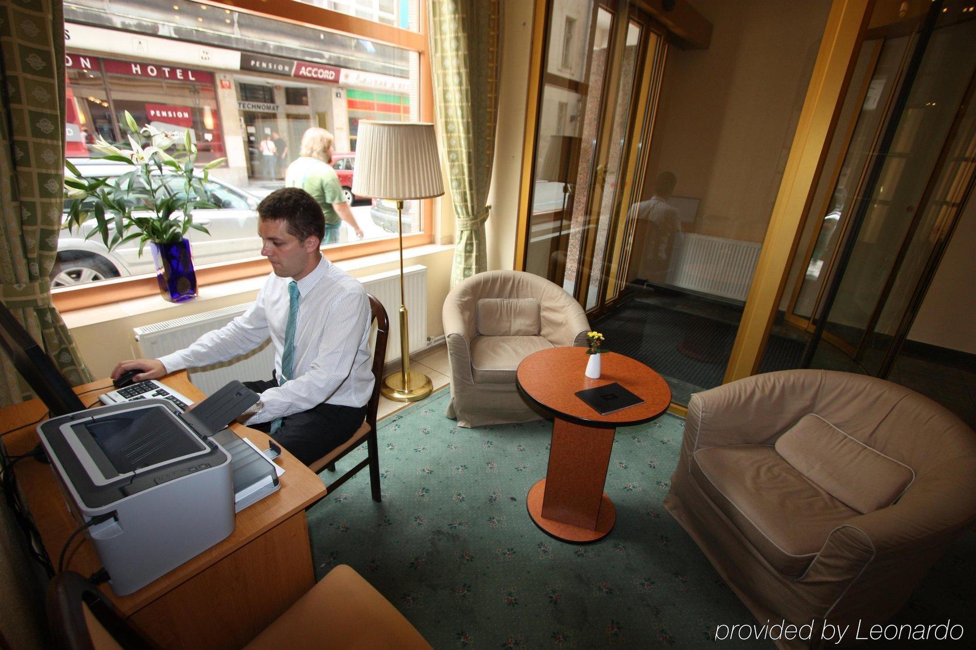 Central Hotel 3*