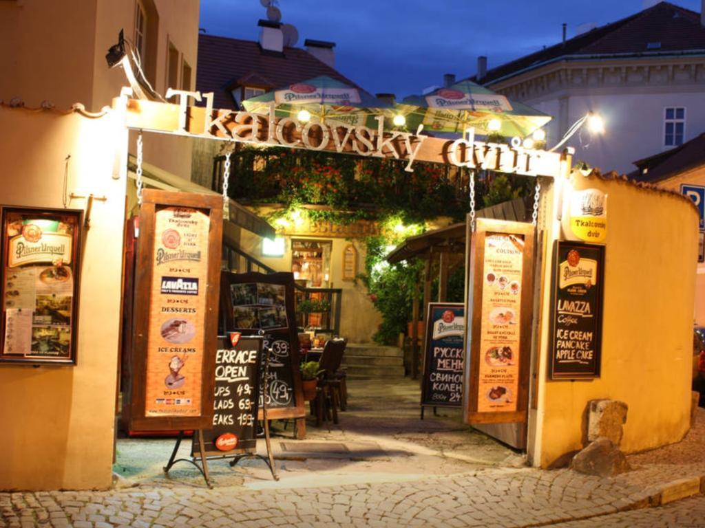 & Restaurant Tkalcovsky Dvur Apartment Prag
