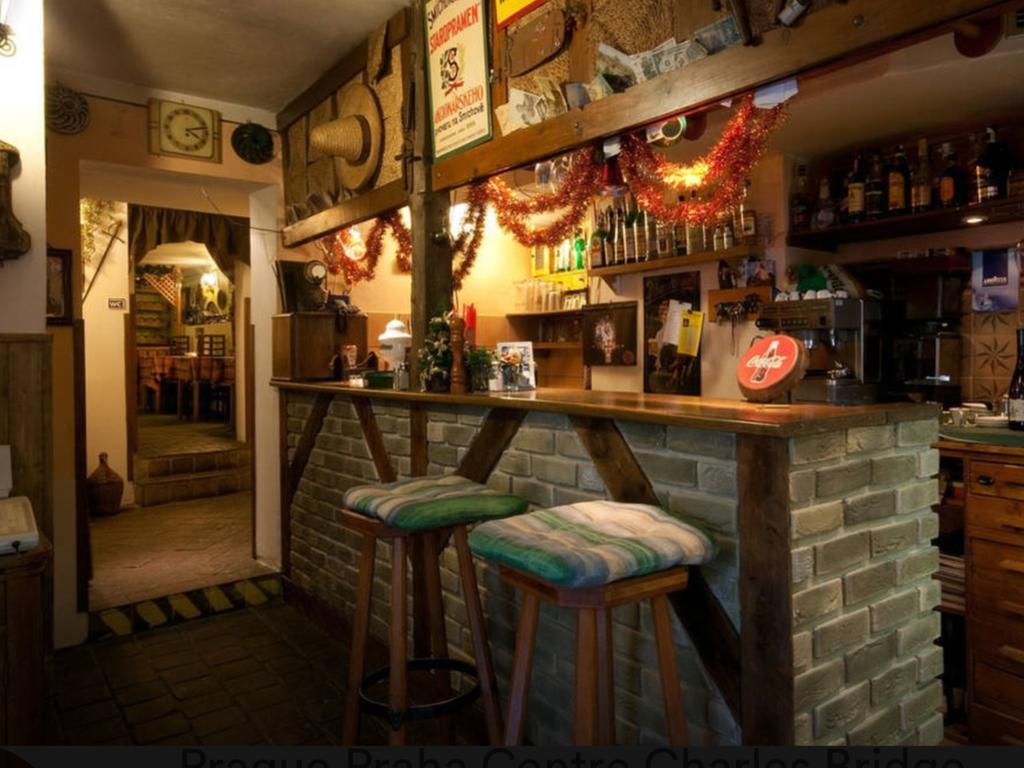 & Restaurant Tkalcovsky Dvur * Prague