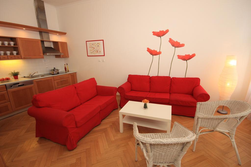 Quadrio Bedroom *