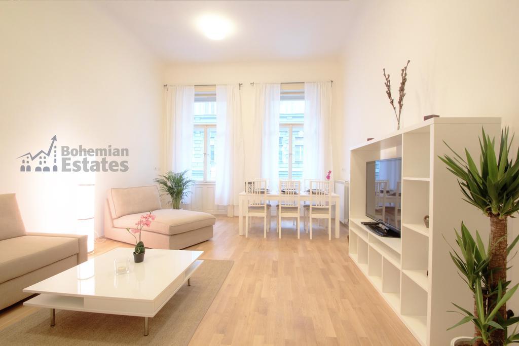 Manesova Apartment *