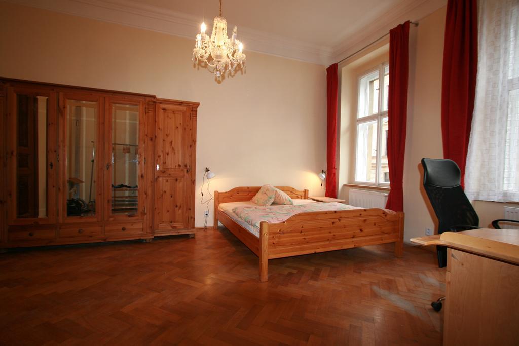 No 0b Petrinska 18 - Mala Strana *