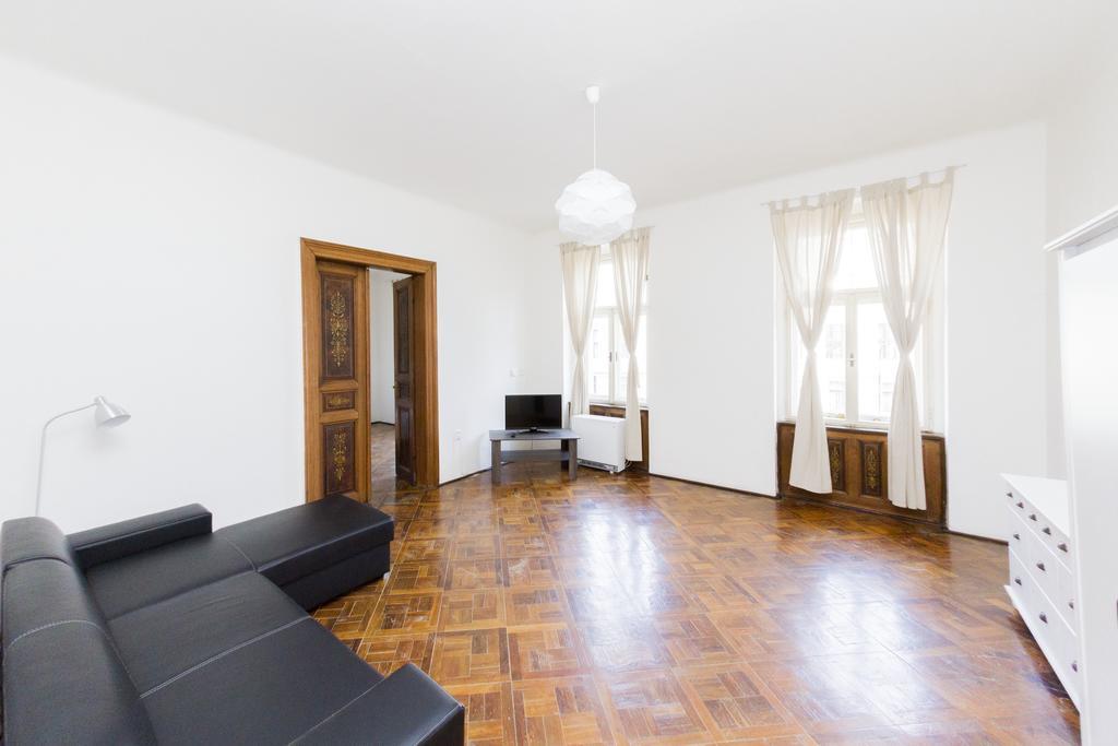 Tesnov Apartment *