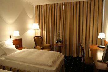 Coronet Hotel