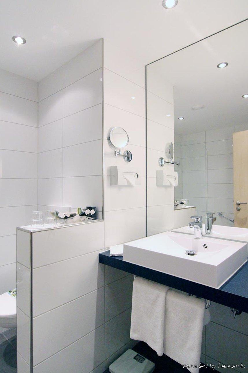 Airport By Ihg Hotel 4*