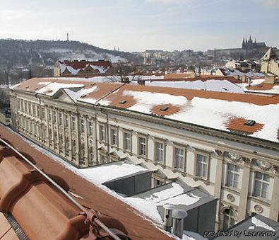 Cloister Hotell Prag