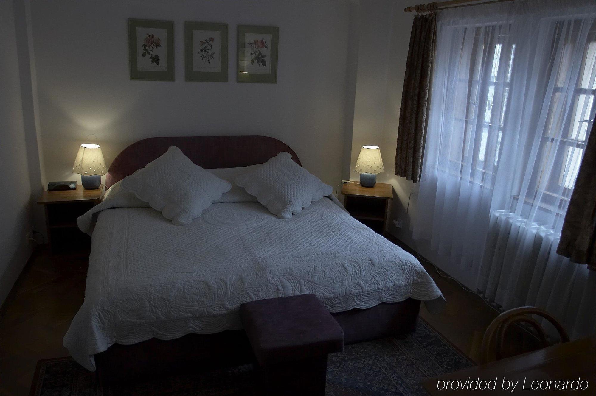Hotell U 3 Pstrosu