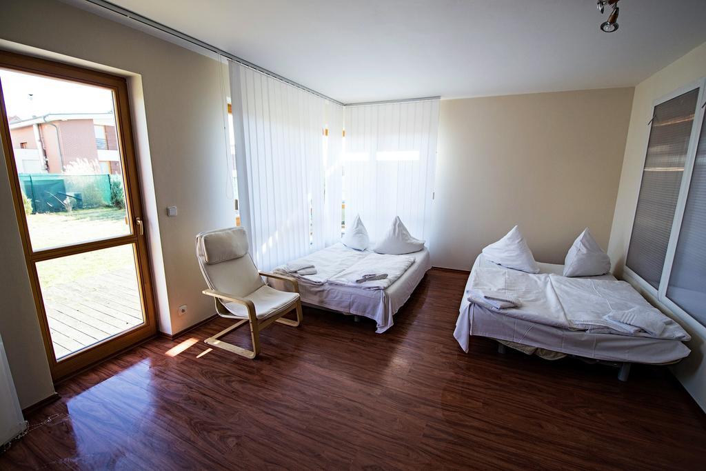 Ruterra House With Garden Ferienhaus Prag