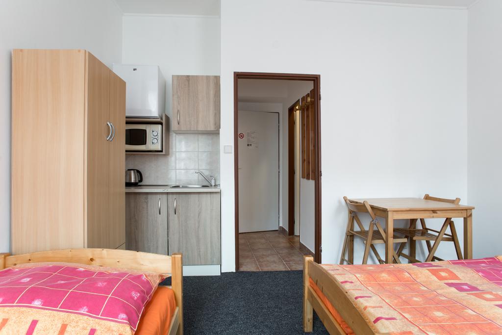 Hostel Holeckova Prague