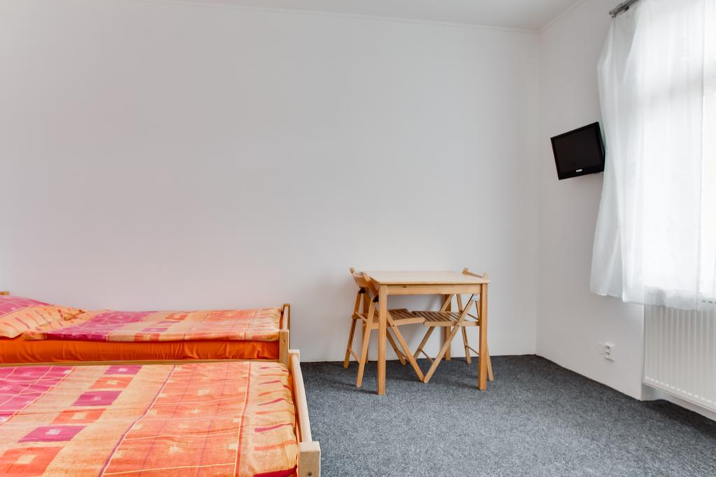Hostel Holeckova