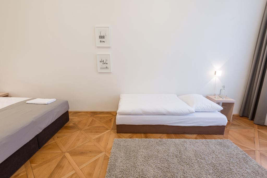Vladislav City Centre Apartment *