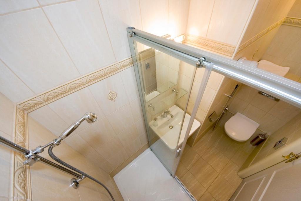 Antonie 3* Prague