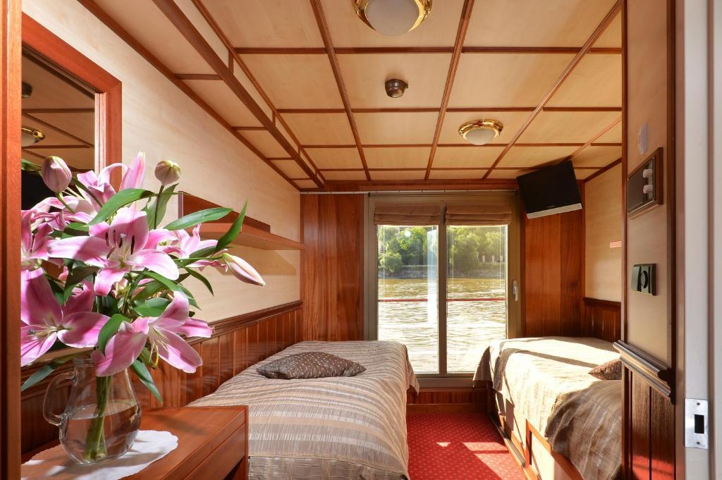 Båthotell Florentina Boat 3*