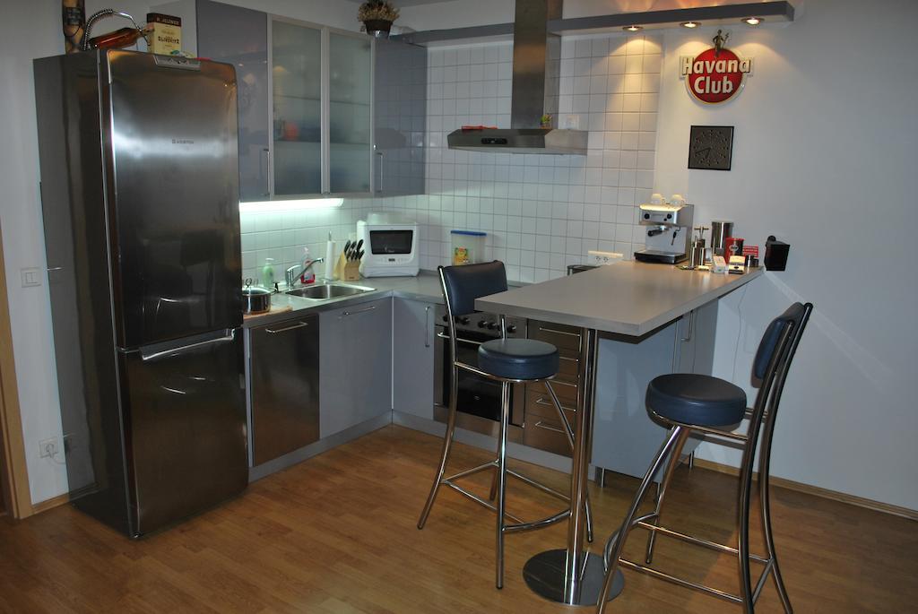 Apartment Chotesovska With Parking Place Prag