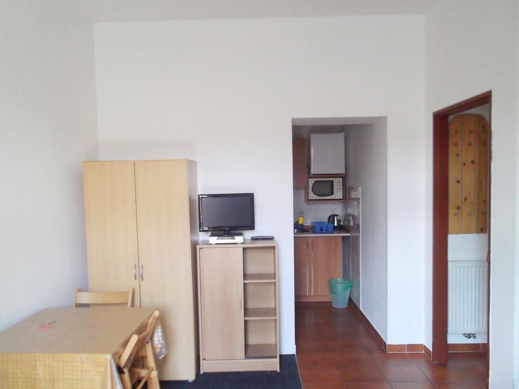 Hostel Holeckova *
