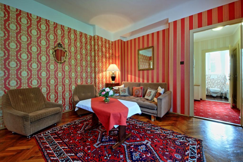 Antonie Prague