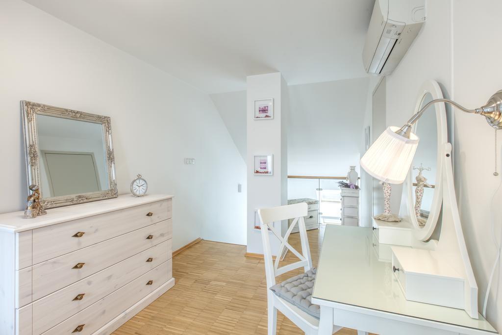 Apartment Modern Charvatova *