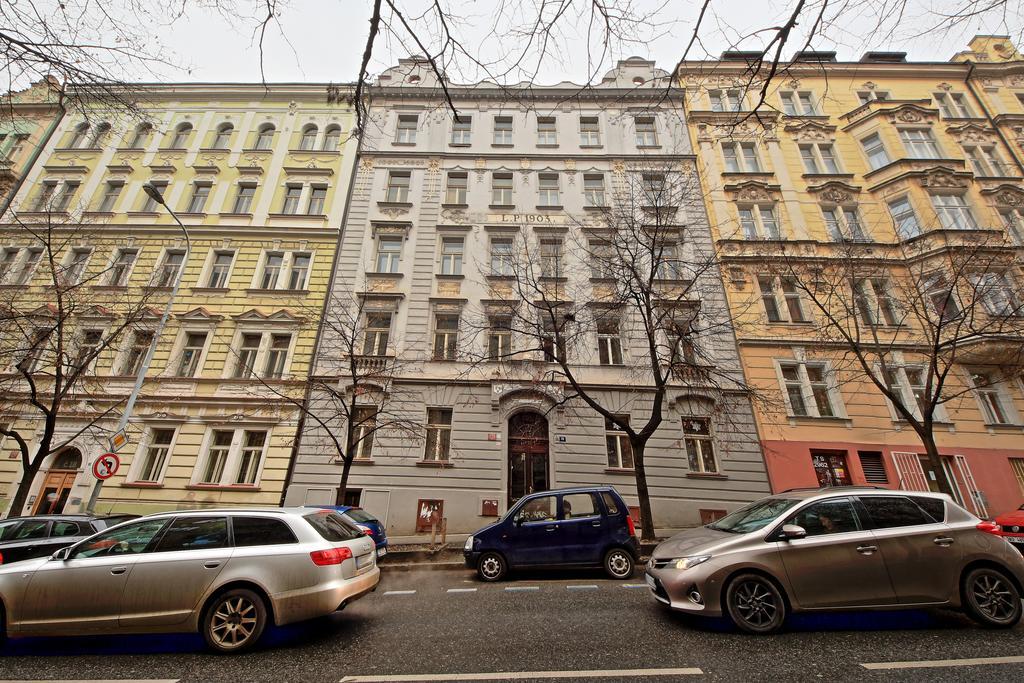 Apartment Italska One
