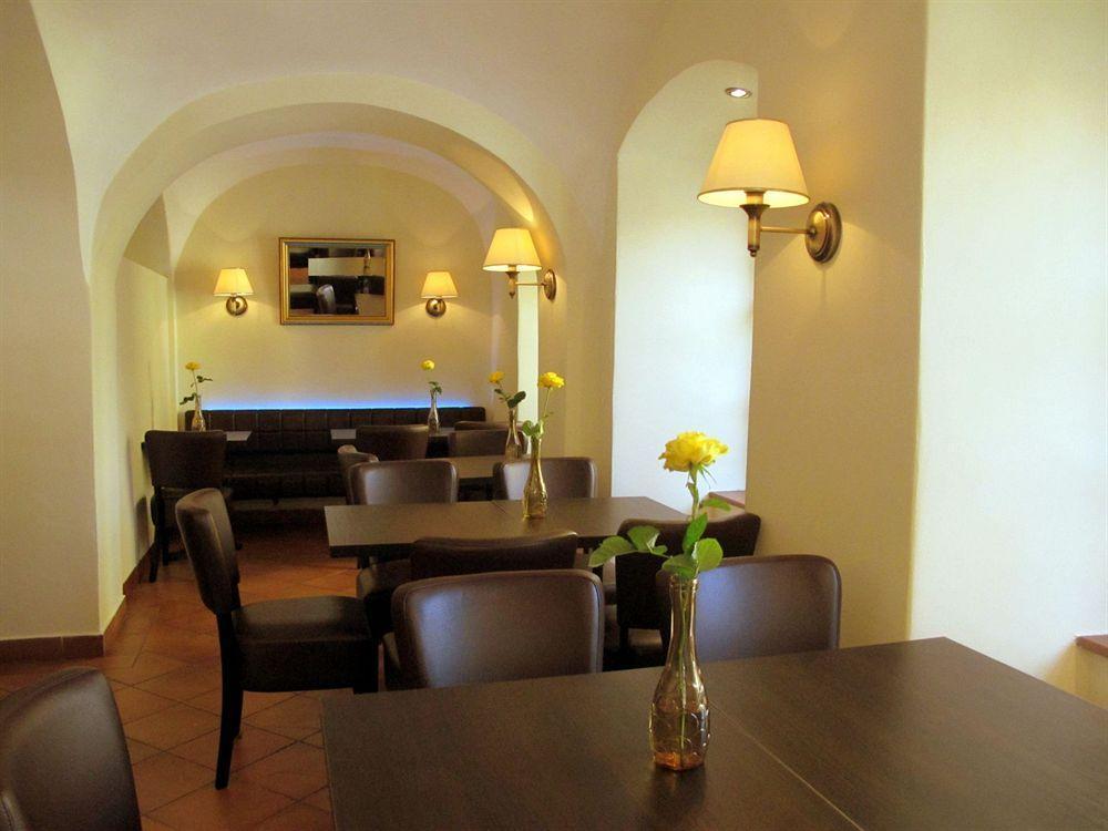 Hotel At The Golden Scissors Prag