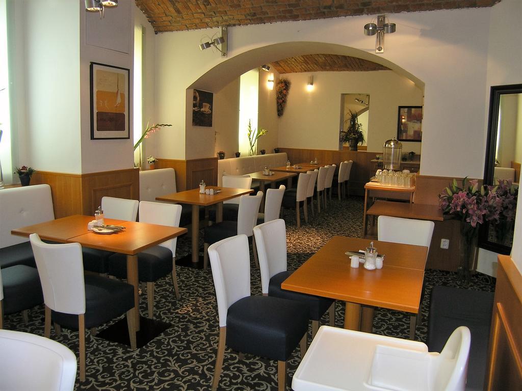 Hotel Máchova 3*