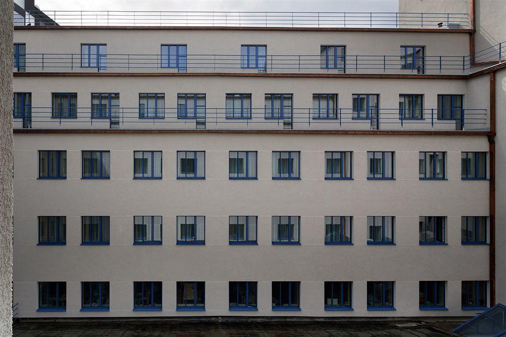 Axa Prag