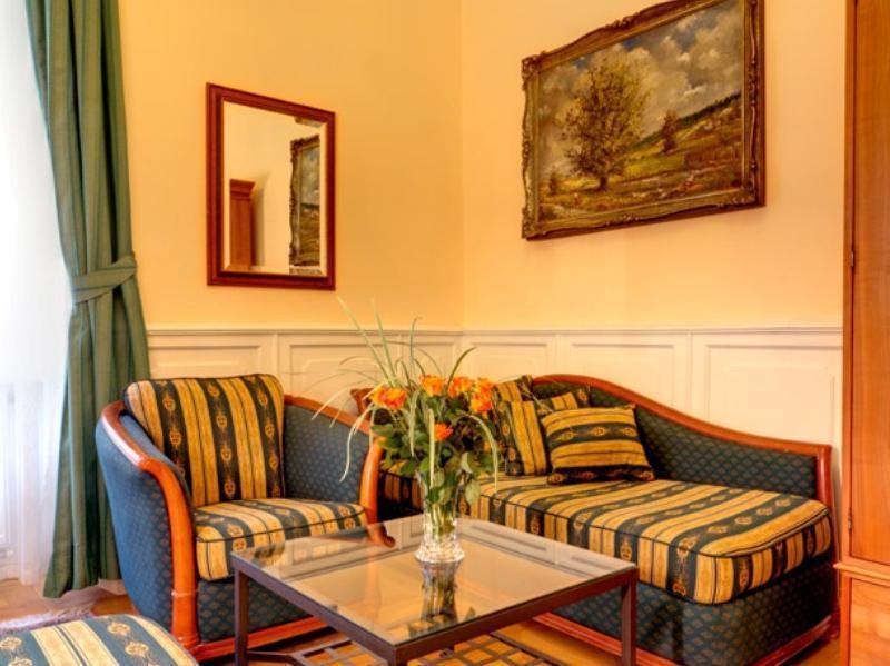 Golden Star 4* Prague