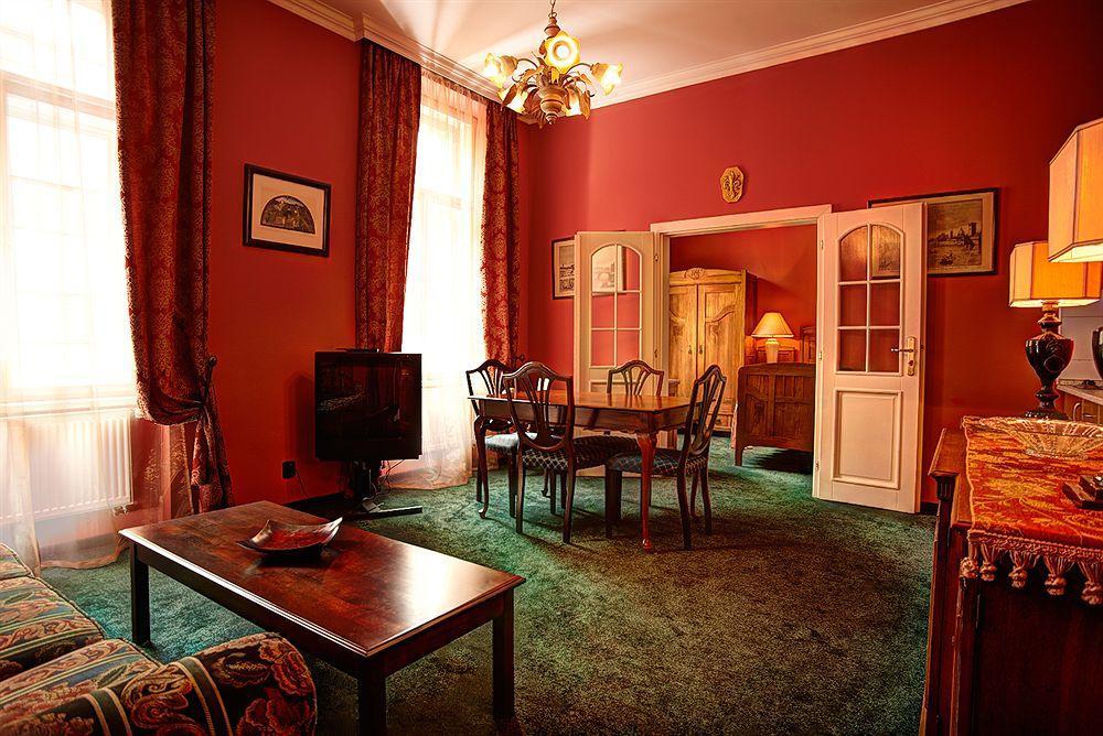 Bohemia Plaza 4*