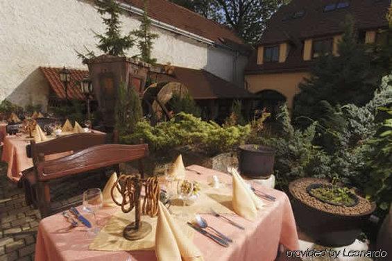 Selsky Dvur - Bohemian Village Courtyard Hotel 4*