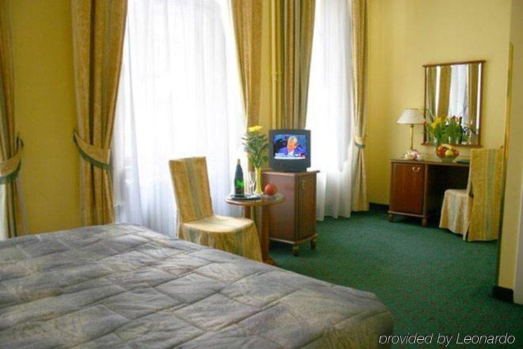 William Hotel 3*