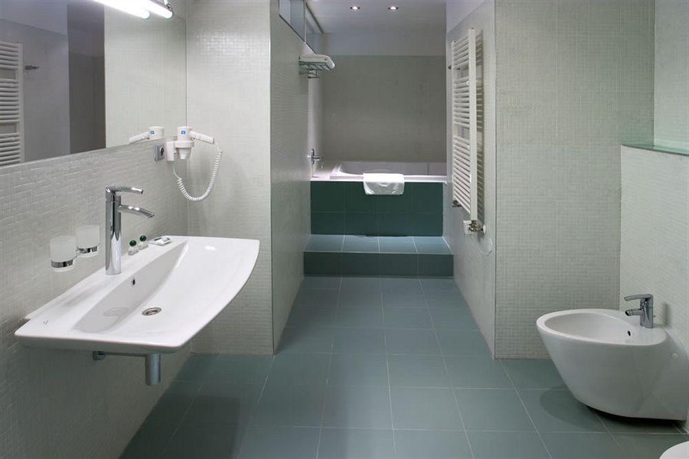 Prague Inn Hotel 4*