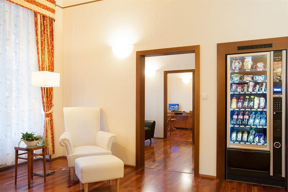 Cloister 3* Praha