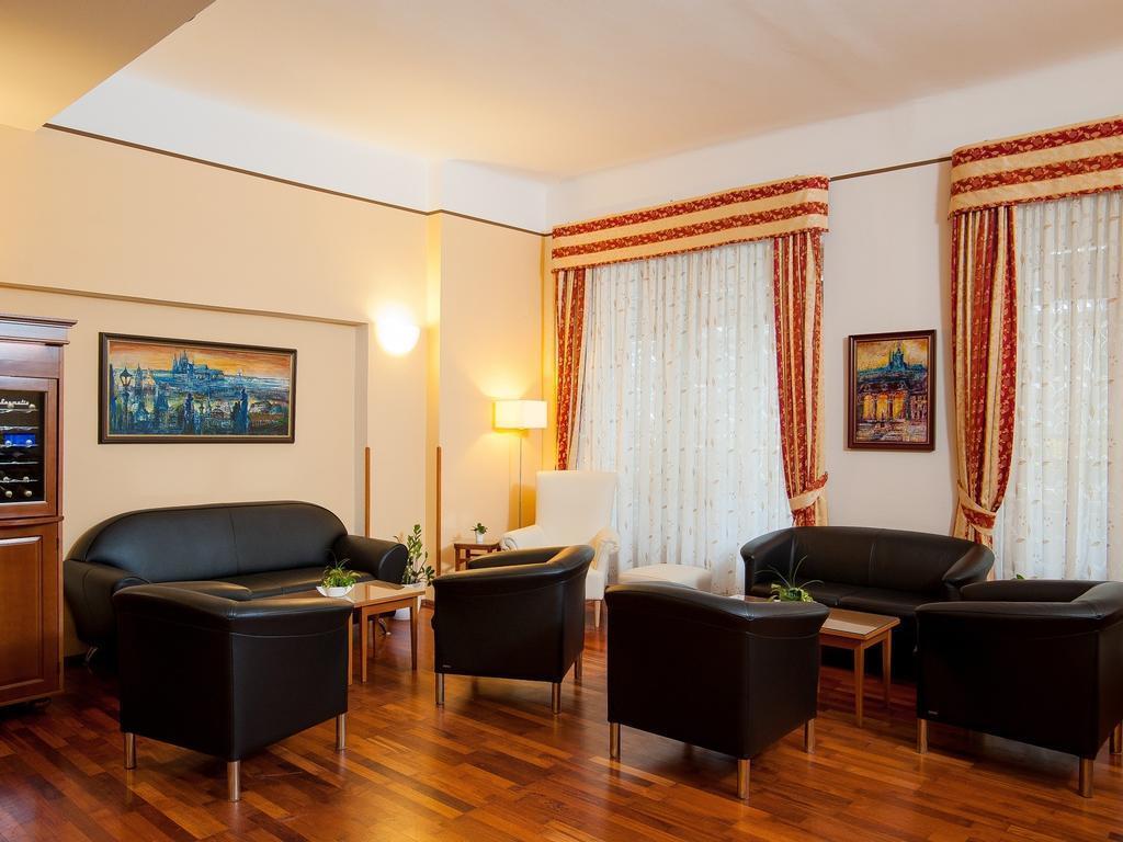 Cloister Hotell Prag