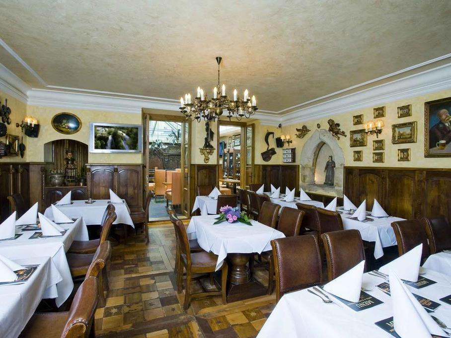 U Zlateho Stromu By Bhg Hotel 4*