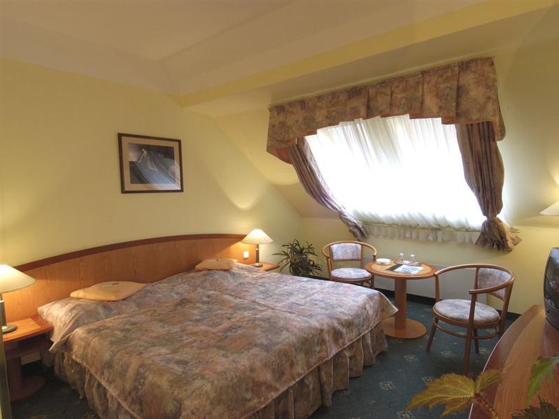 Hotel Selsky Dvur - Bohemian Village Courtyard 4*
