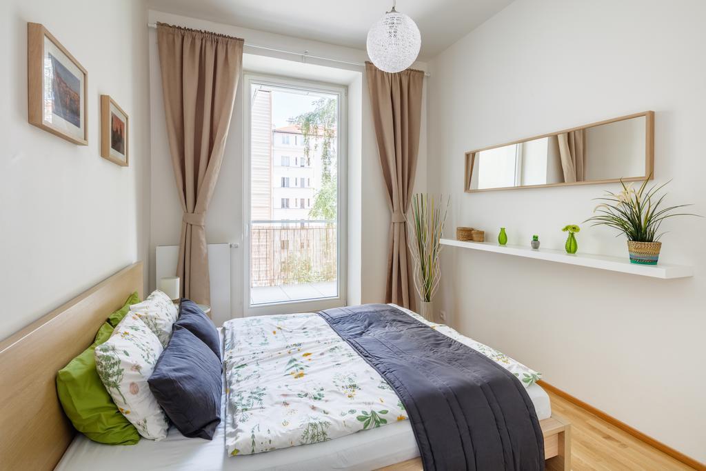 Vinohrad Apartment *